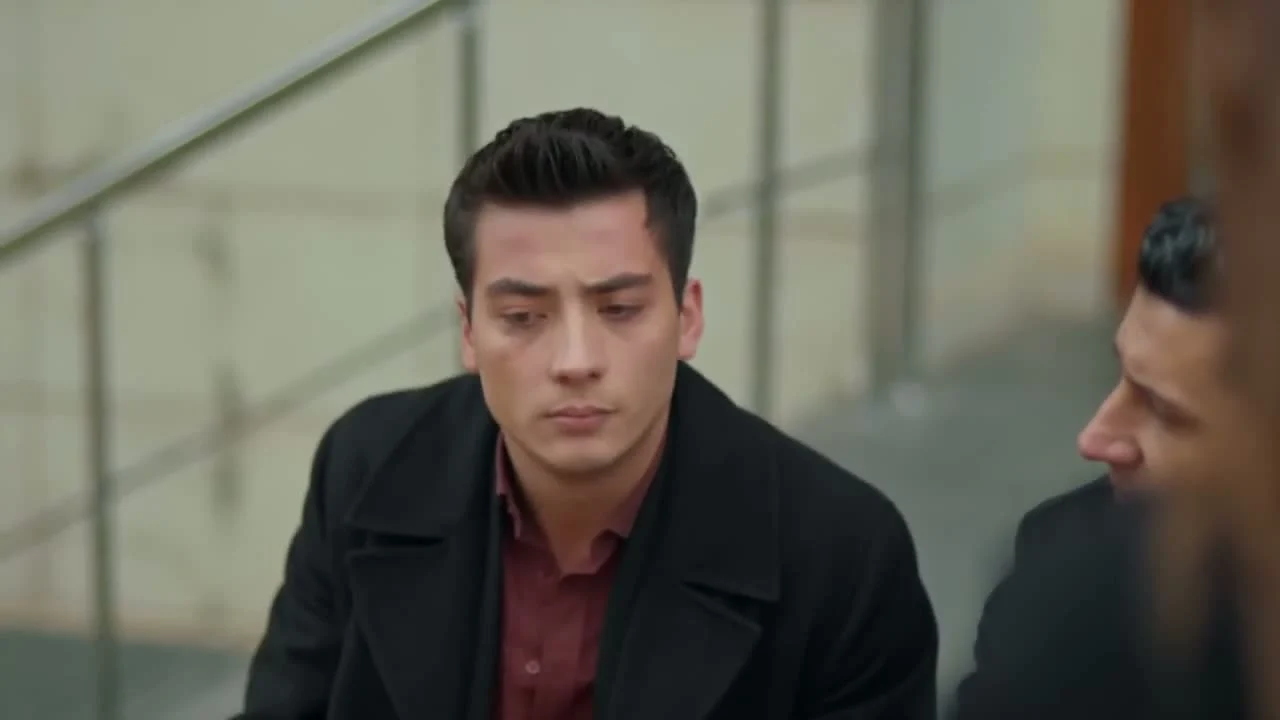 Кадры из сериала Далекий город 14 серия 2 сезон (2024)